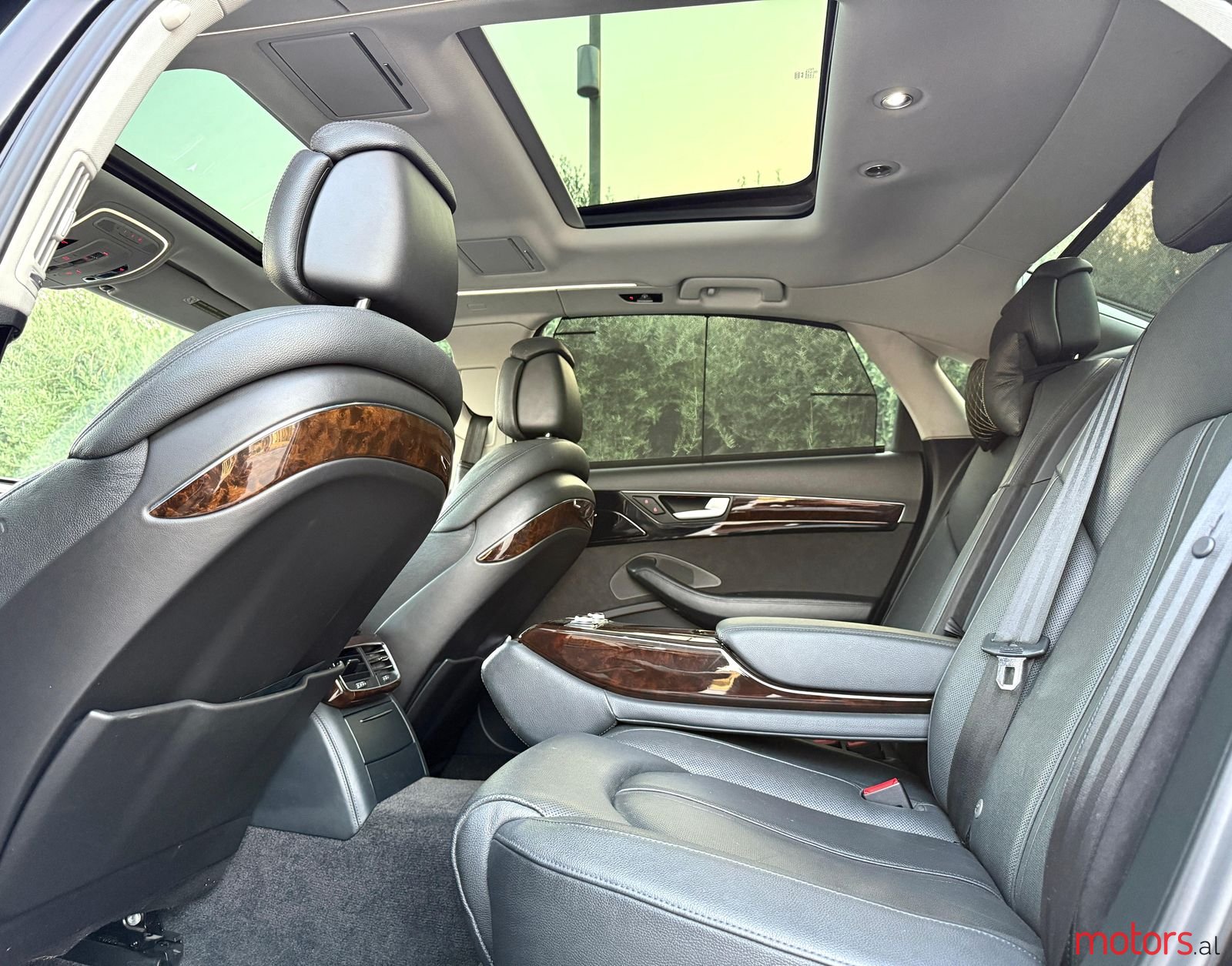 2017' Audi A8 photo #2