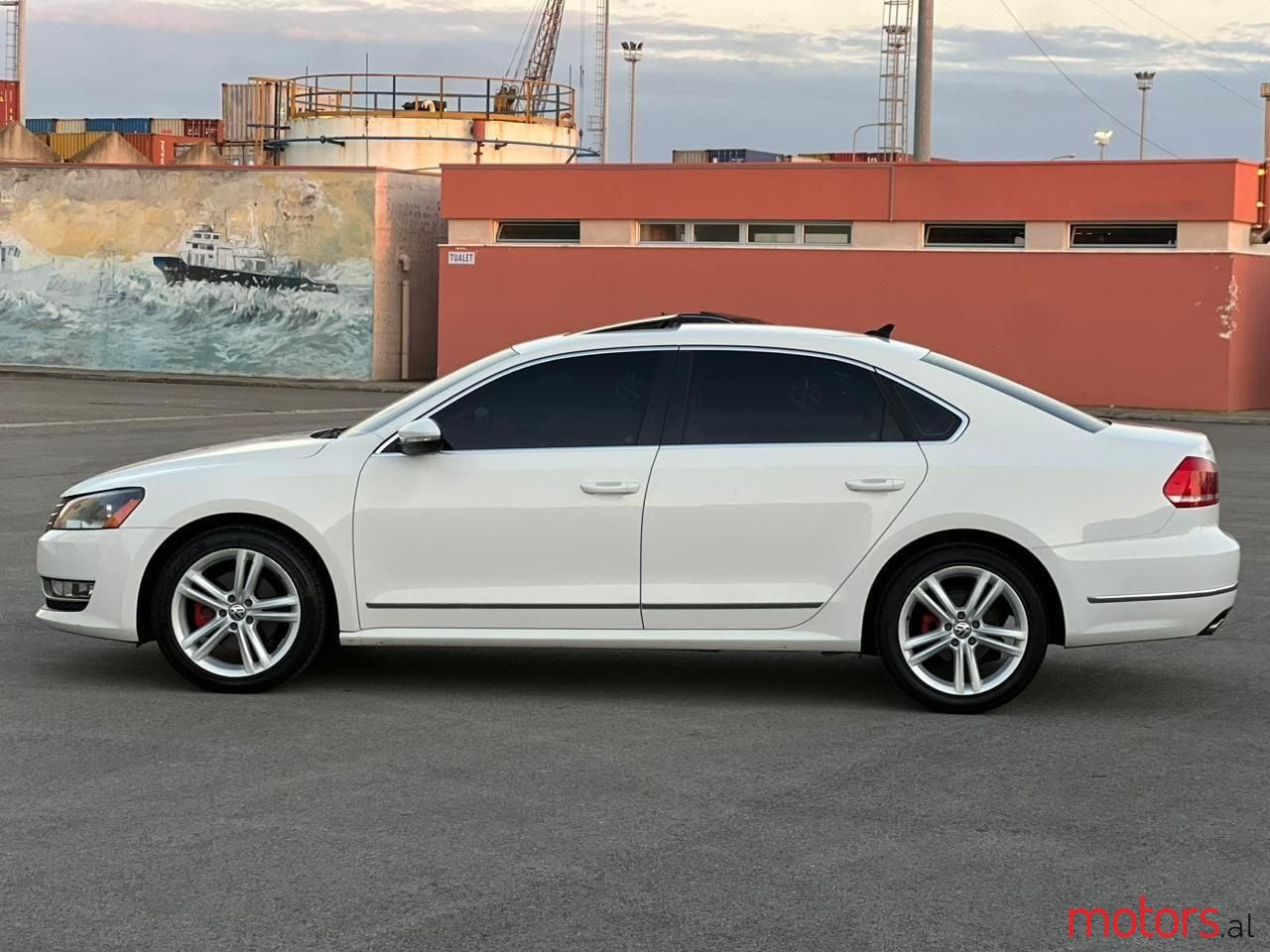 2012' Volkswagen Passat photo #3