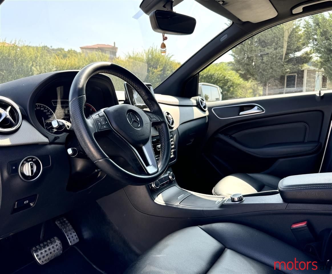 2013' Mercedes-Benz B 200 photo #4