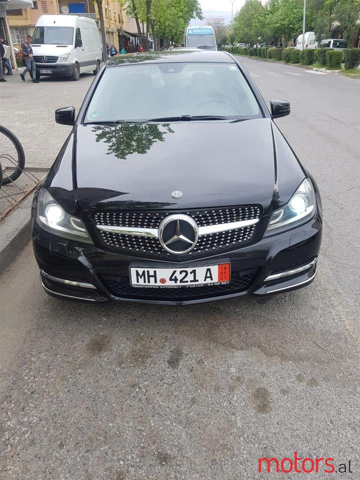 2013' Mercedes-Benz C-Class 220cdi avantgarde bluefficency photo #6