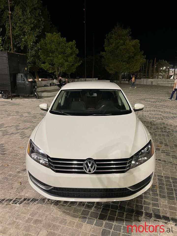 2013' Volkswagen Passat photo #3