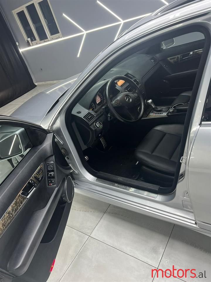 2010' Mercedes-Benz C 300 photo #5