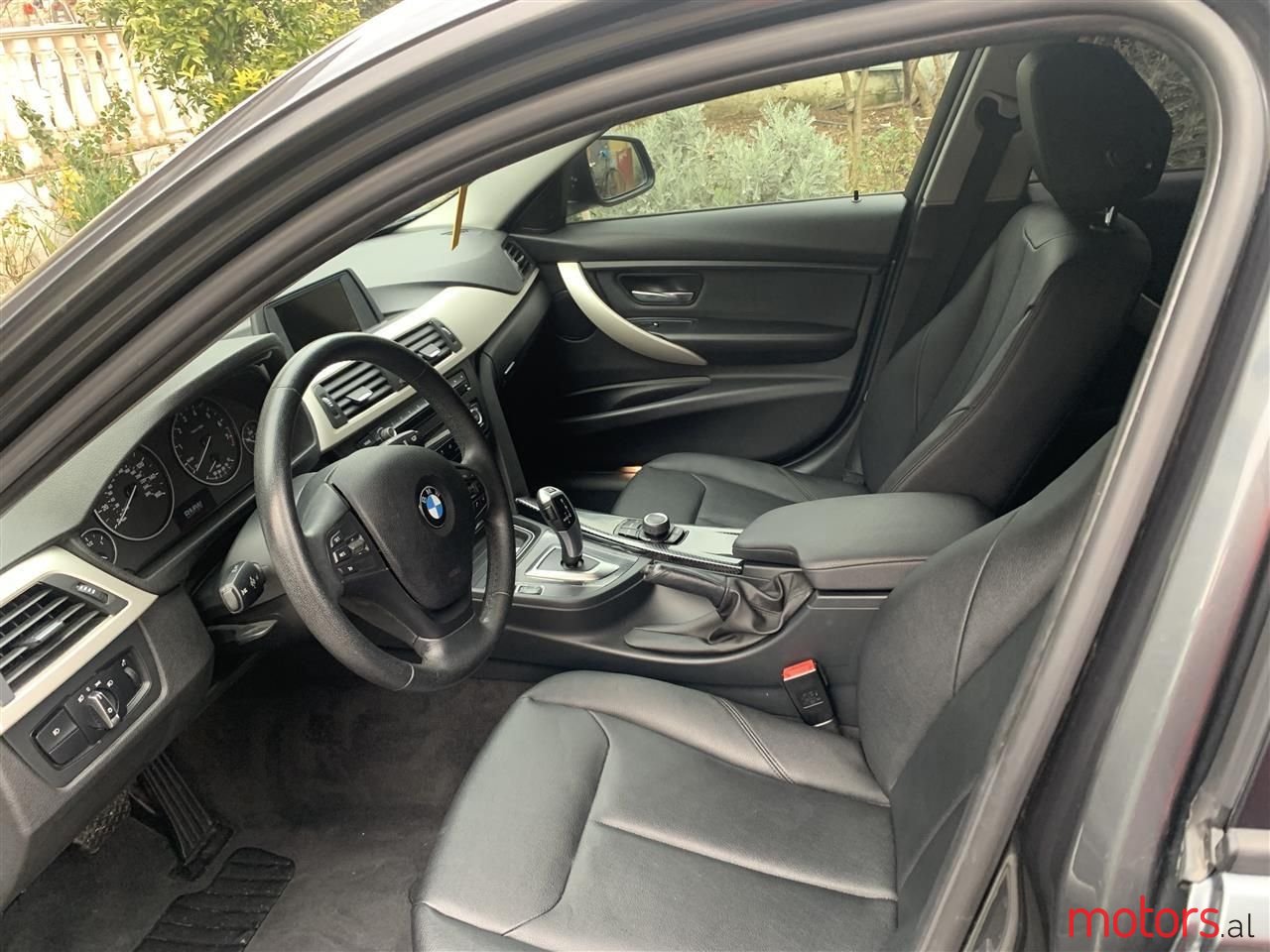 2015' BMW 320 photo #6