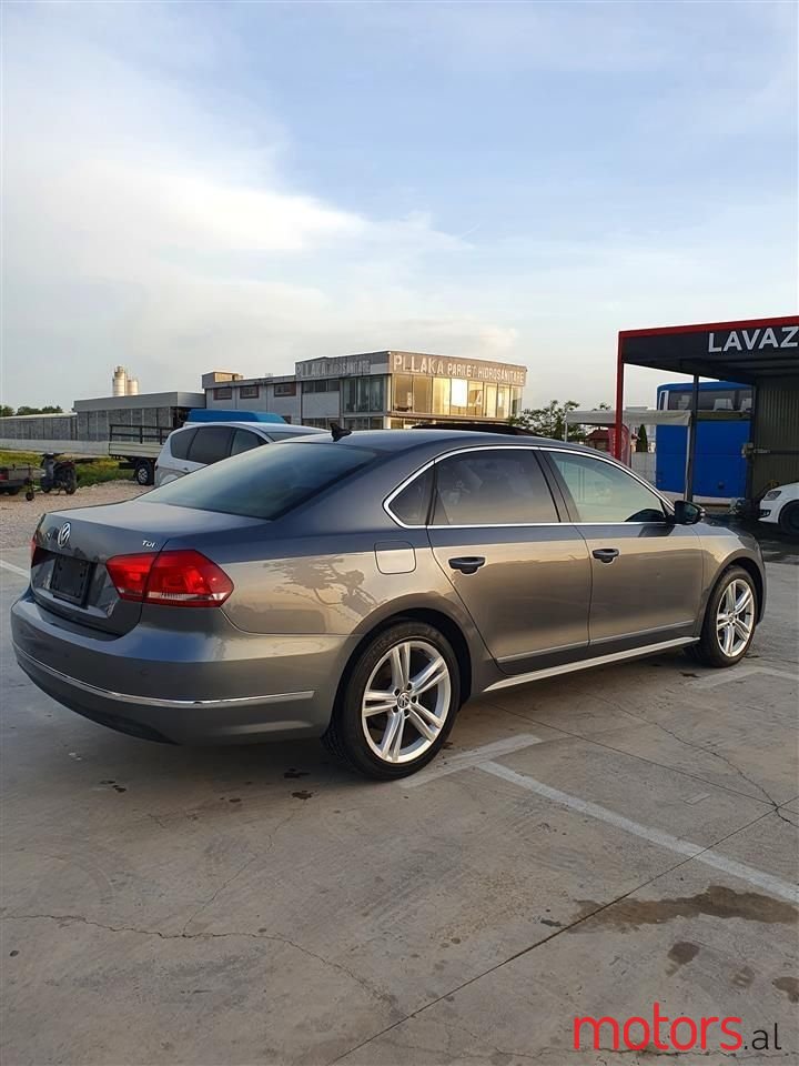 2014' Volkswagen Passat photo #2