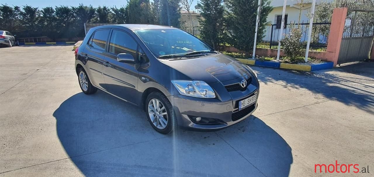 2008' Toyota Auris photo #2