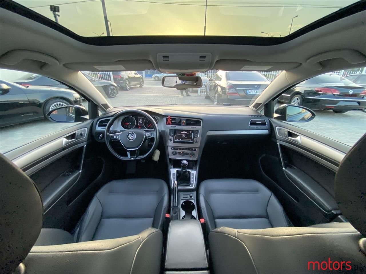 2015' Volkswagen Golf photo #5