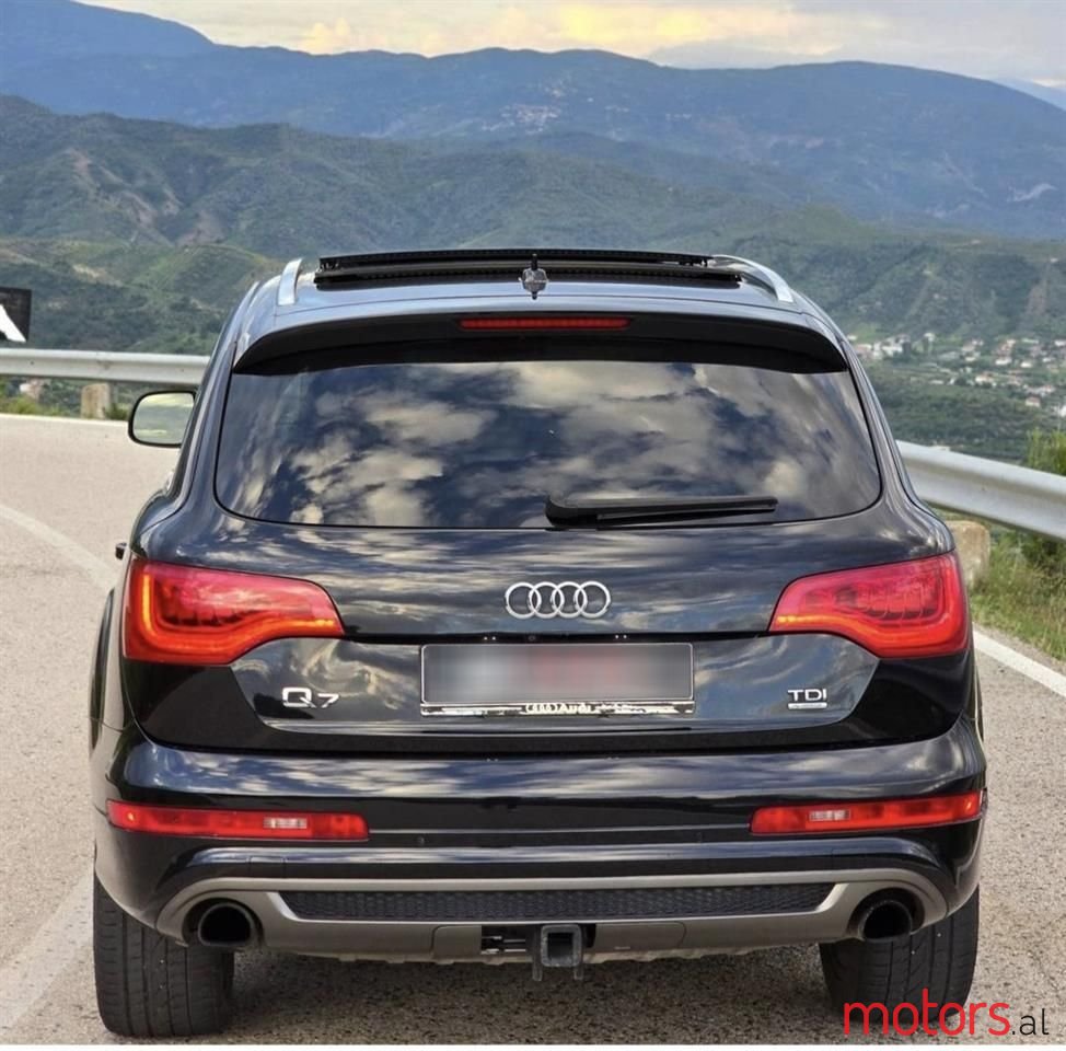 2015' Audi Q7 photo #4