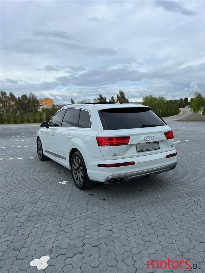 2017' Audi Q7 photo #6