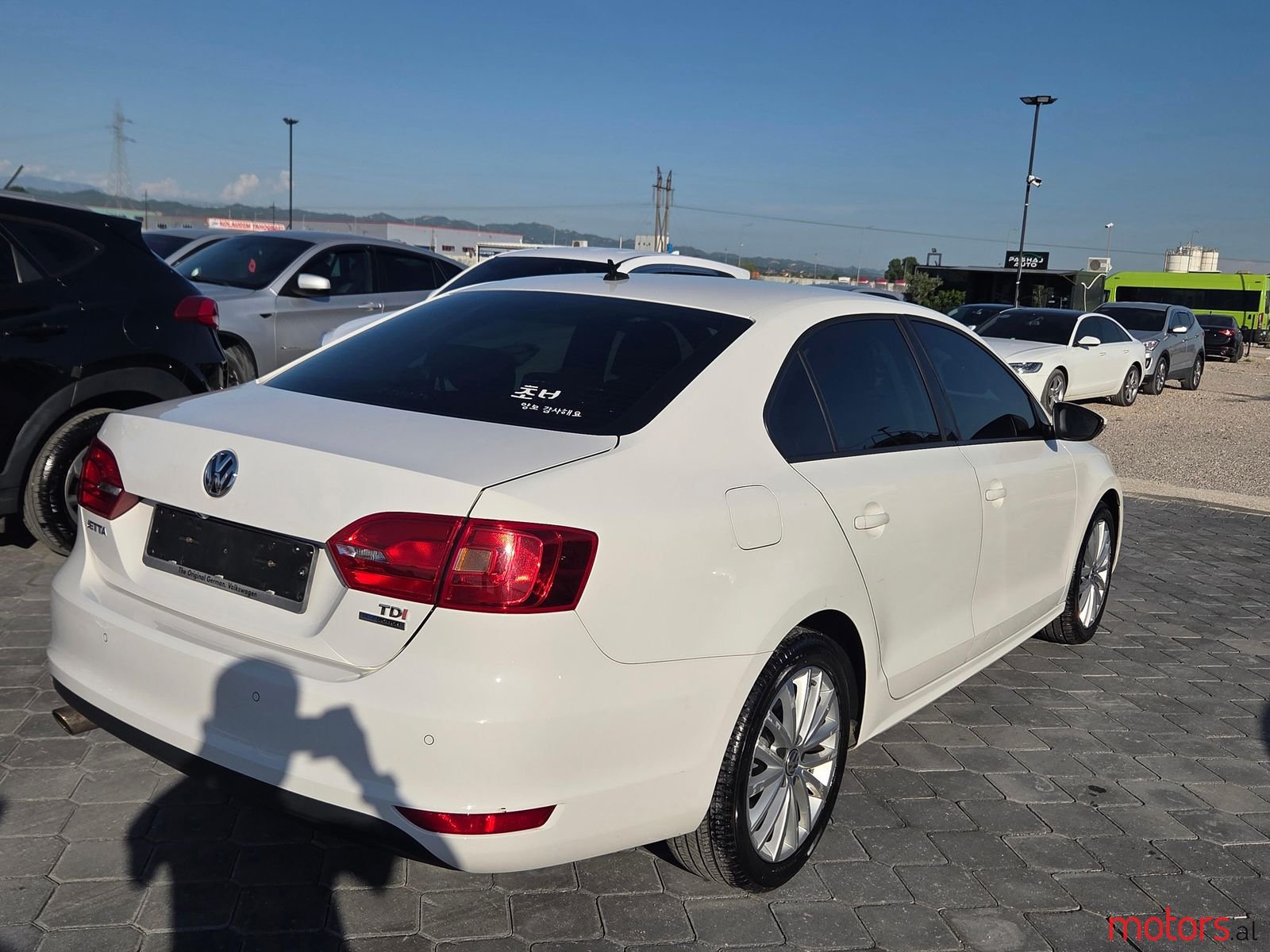 2013' Volkswagen Jetta photo #3