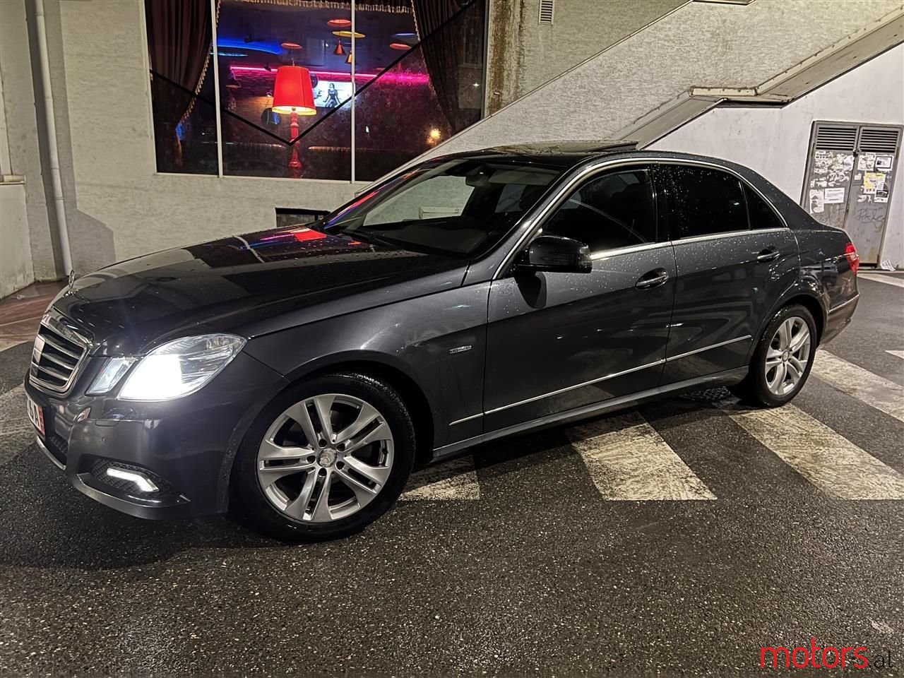 2010' Mercedes-Benz E 220 photo #4