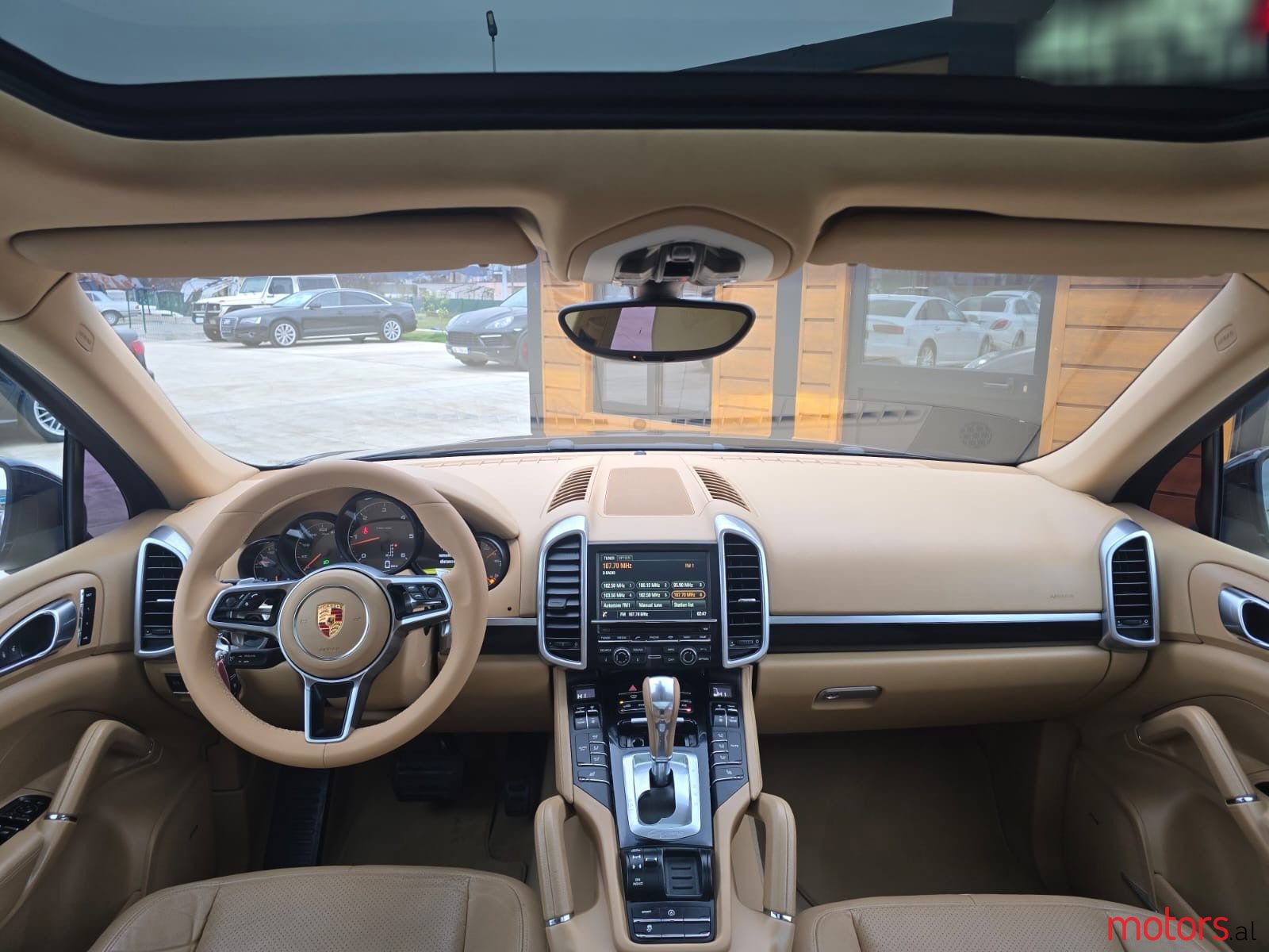 2015' Porsche Cayenne photo #5