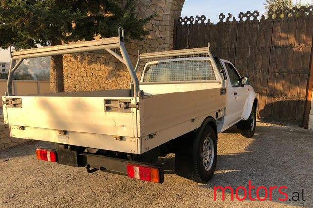 2004' Nissan Navara photo #1