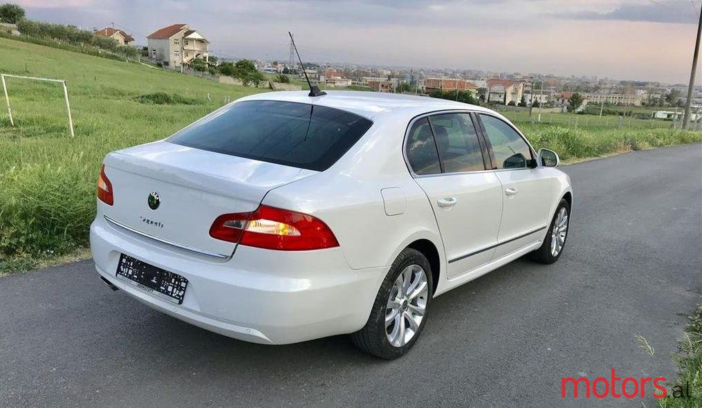2009' Skoda Superb photo #3