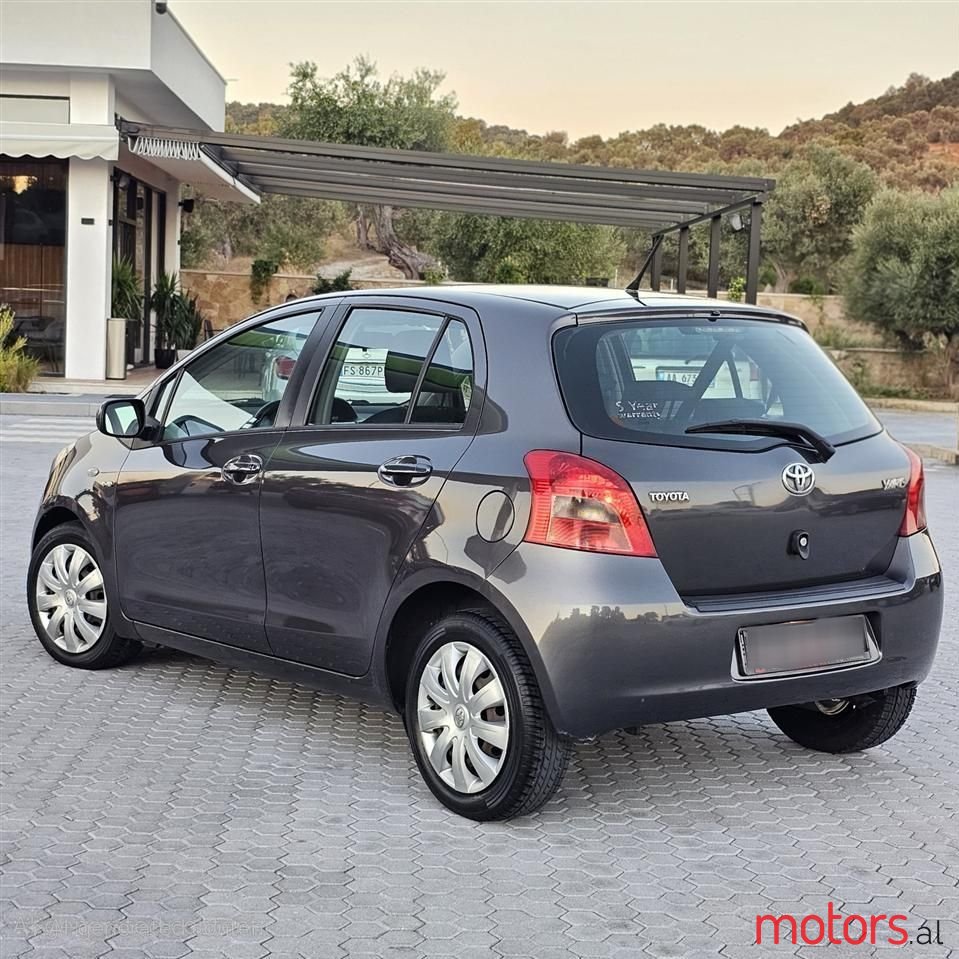 2008' Toyota Yaris photo #6