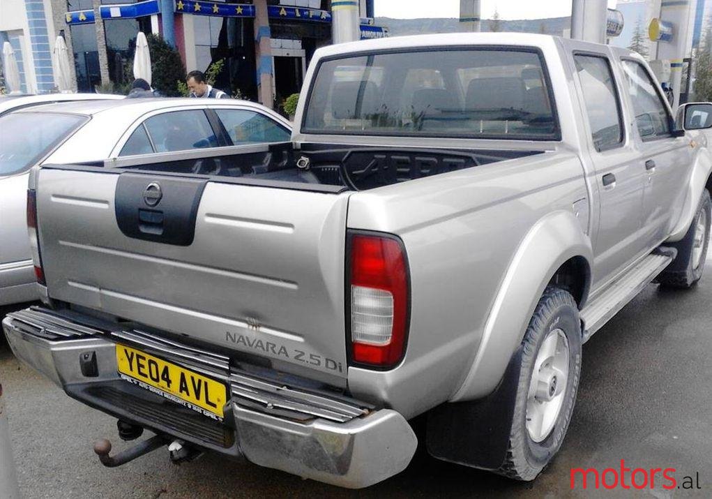 2004' Nissan Navara photo #1