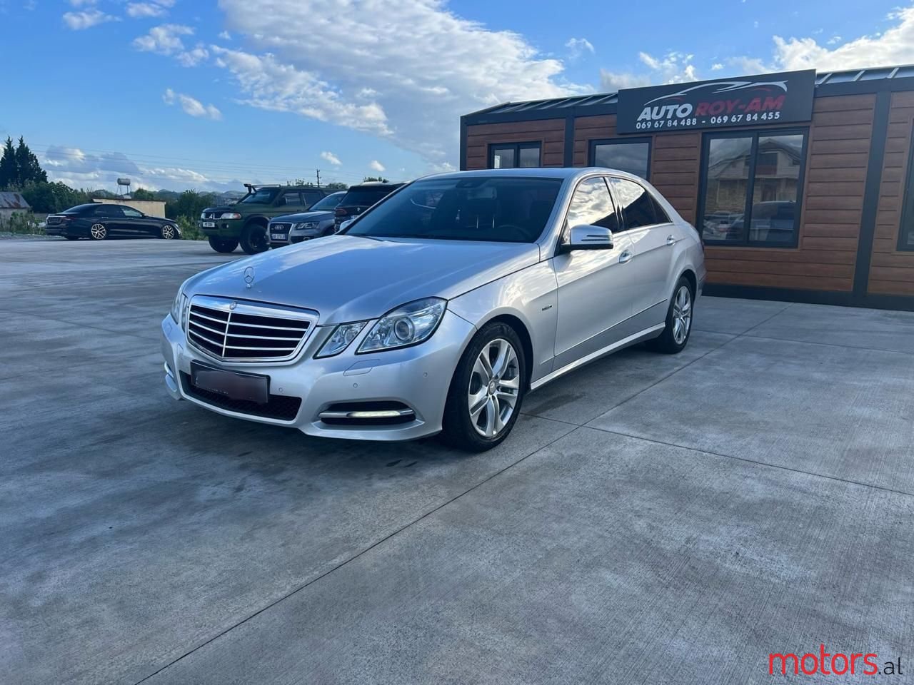 2013' Mercedes-Benz E 220 photo #1