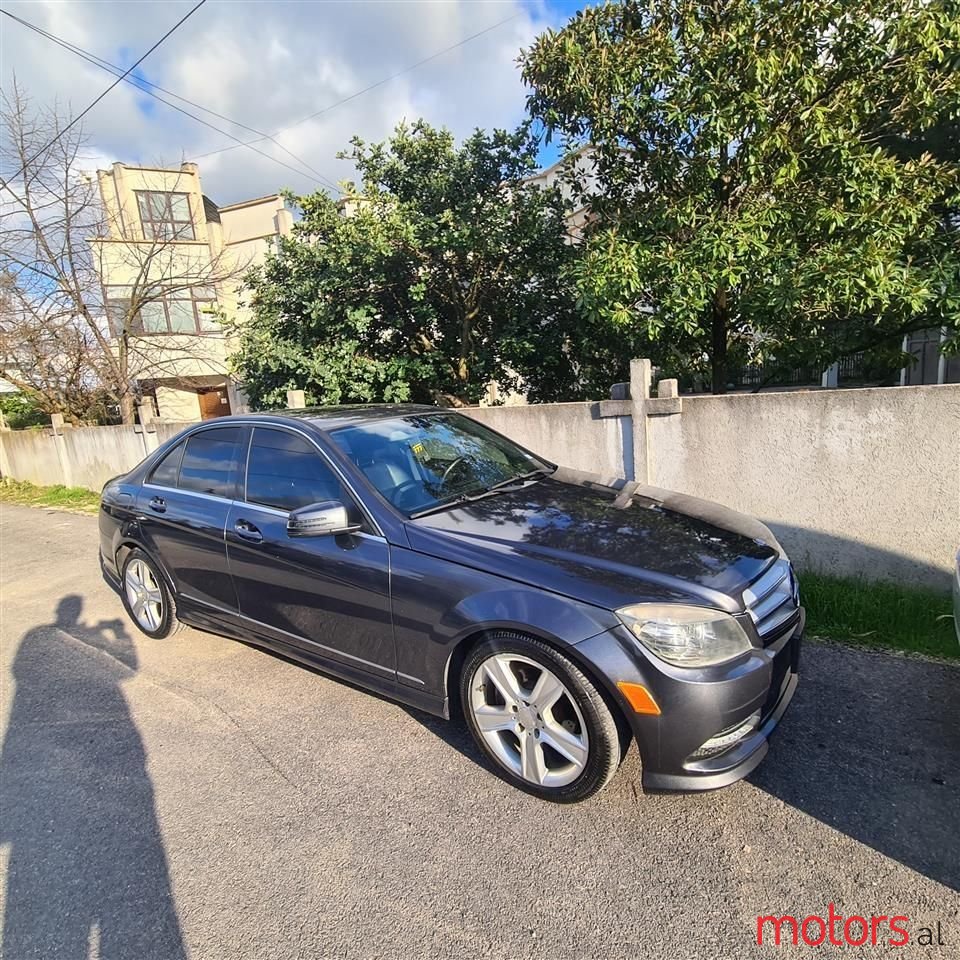 2011' Mercedes-Benz C 300 photo #4