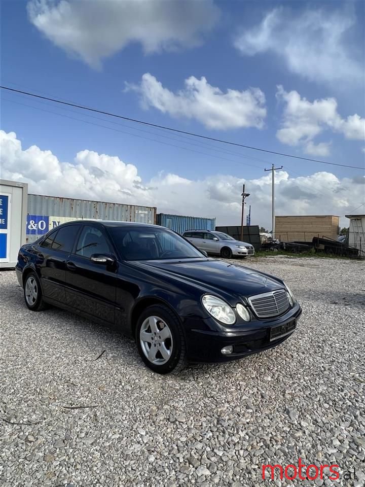 2005' Mercedes-Benz E 220 photo #4