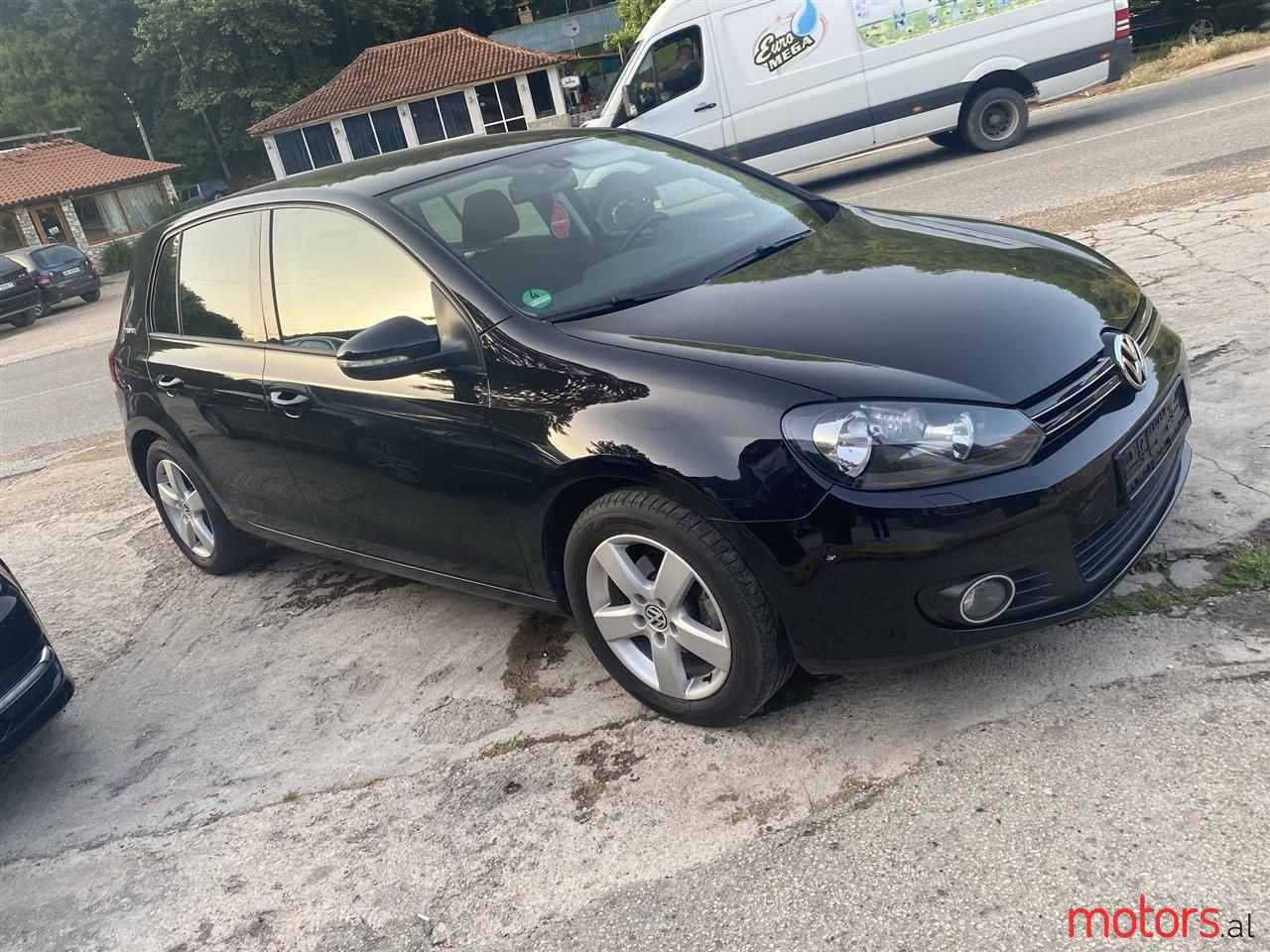 2011' Volkswagen Golf photo #4