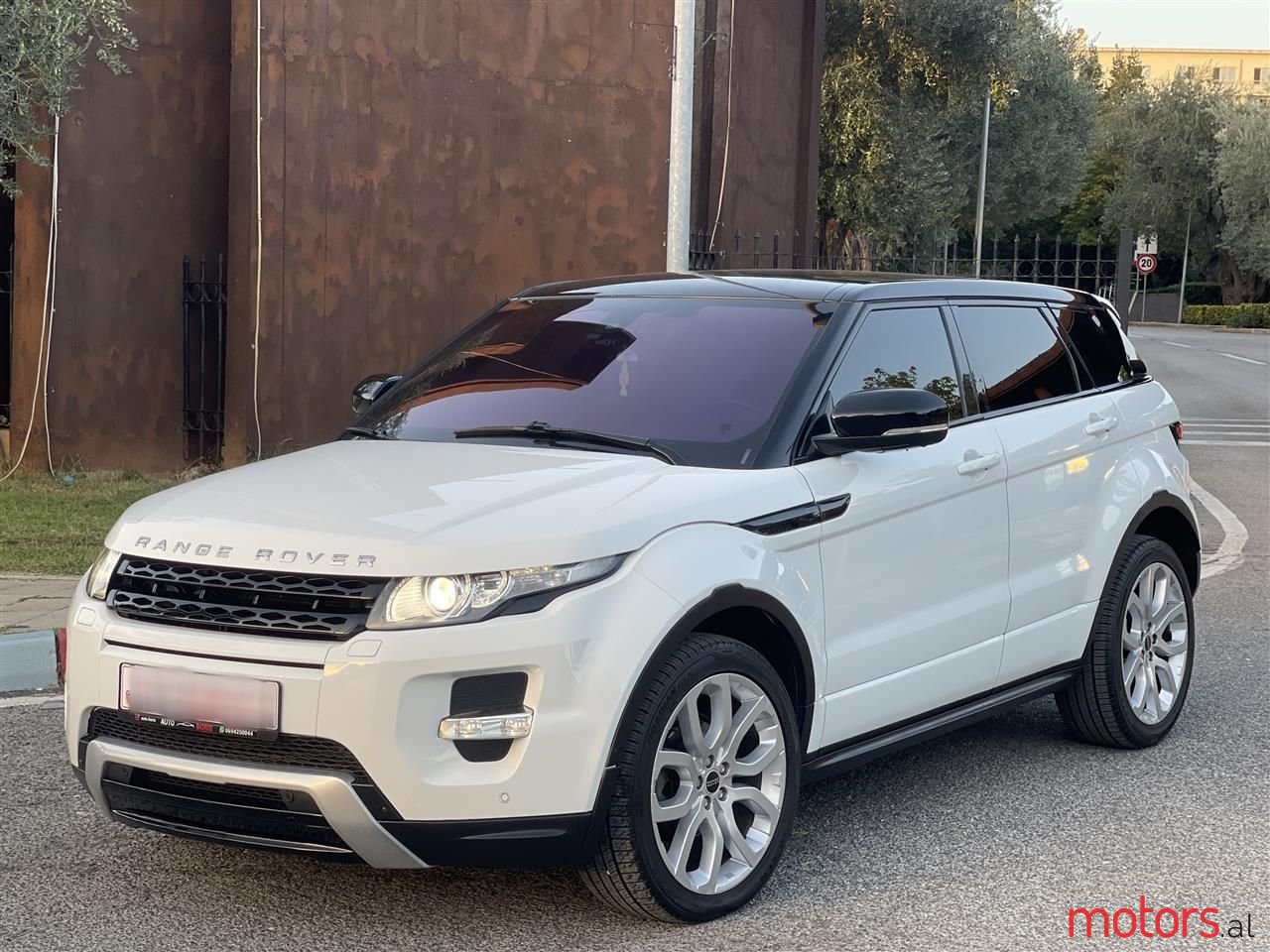 2012' Land Rover Range Rover Evoque photo #1