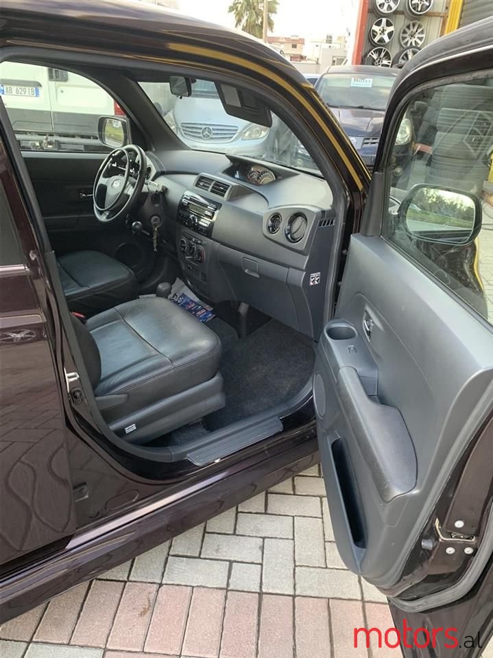 2010' Daihatsu Materia photo #5