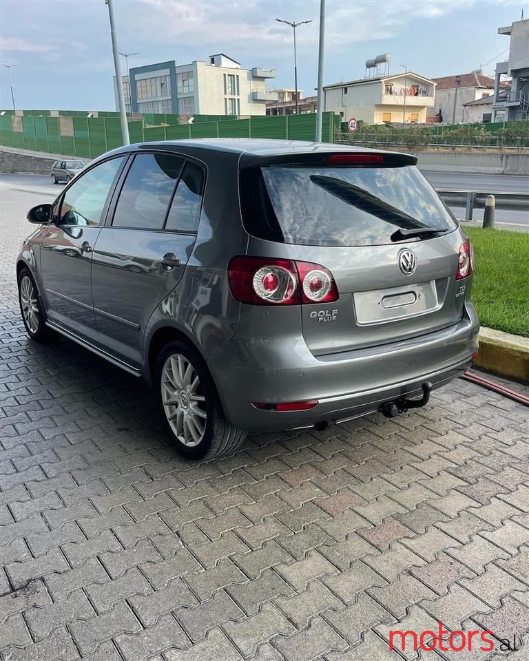 2010' Volkswagen Golf photo #5