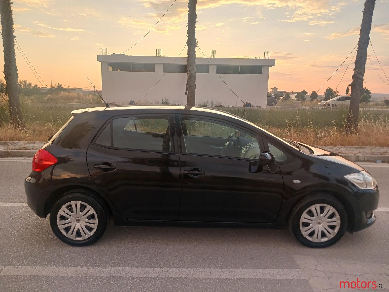 2009' Toyota Auris photo #4