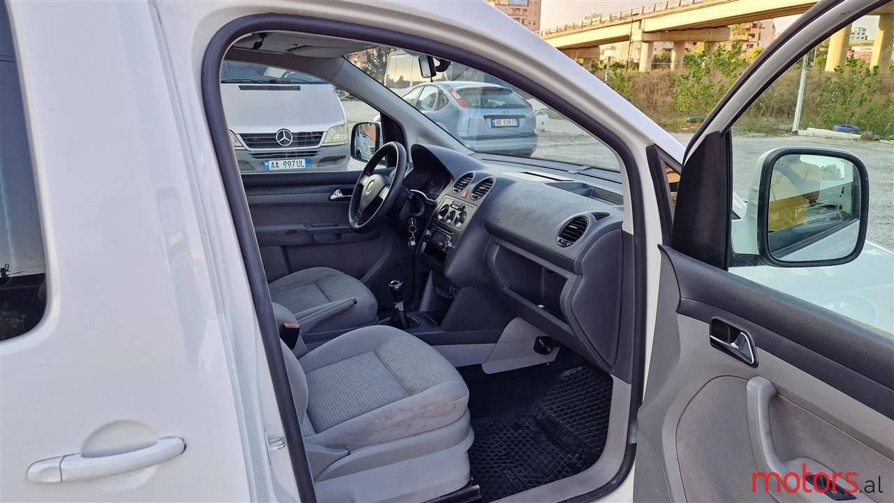 2008' Volkswagen Caddy photo #3