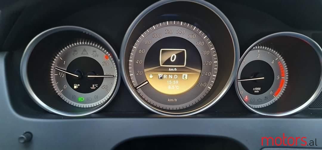 2012' Mercedes-Benz C 220 photo #3