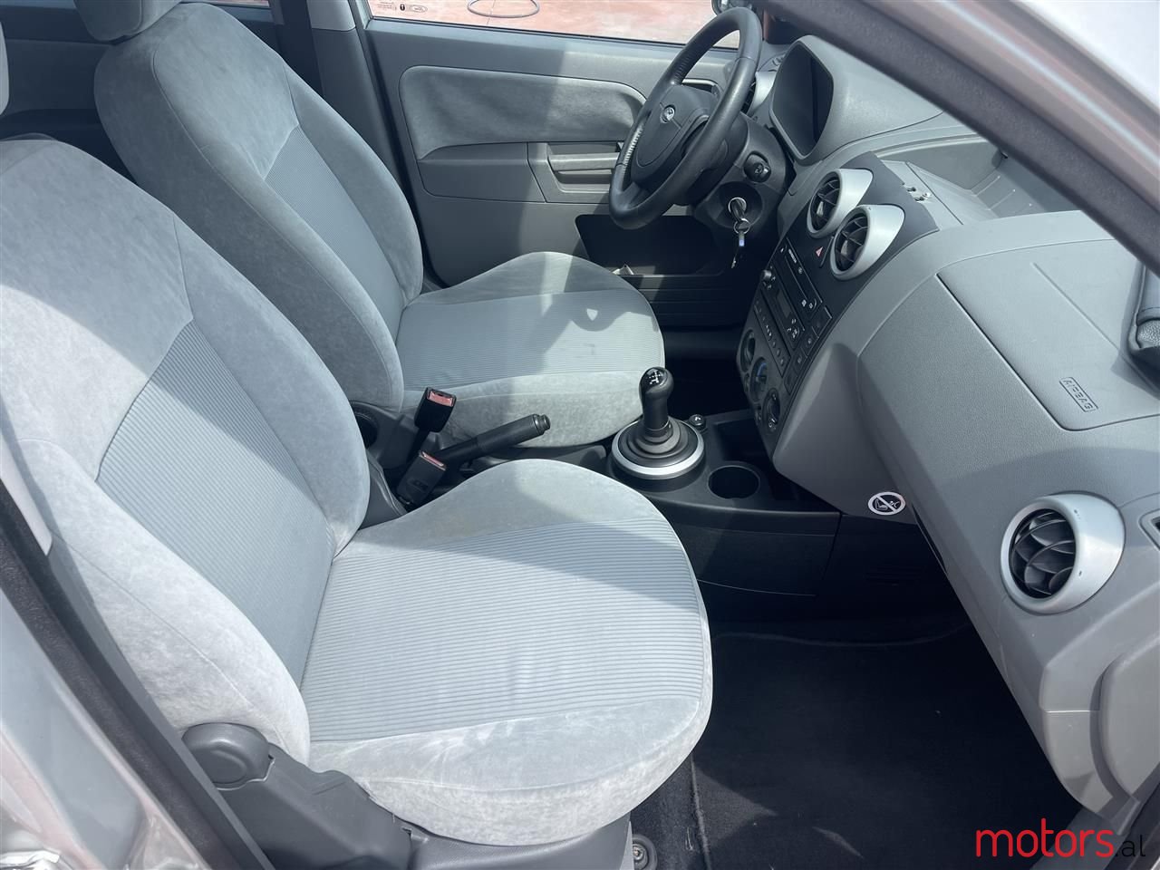 2004' Ford Fusion photo #2