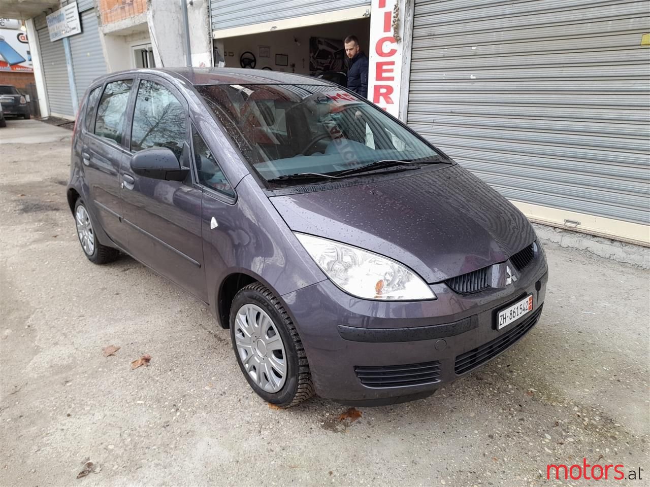 2005' Mitsubishi Colt photo #4