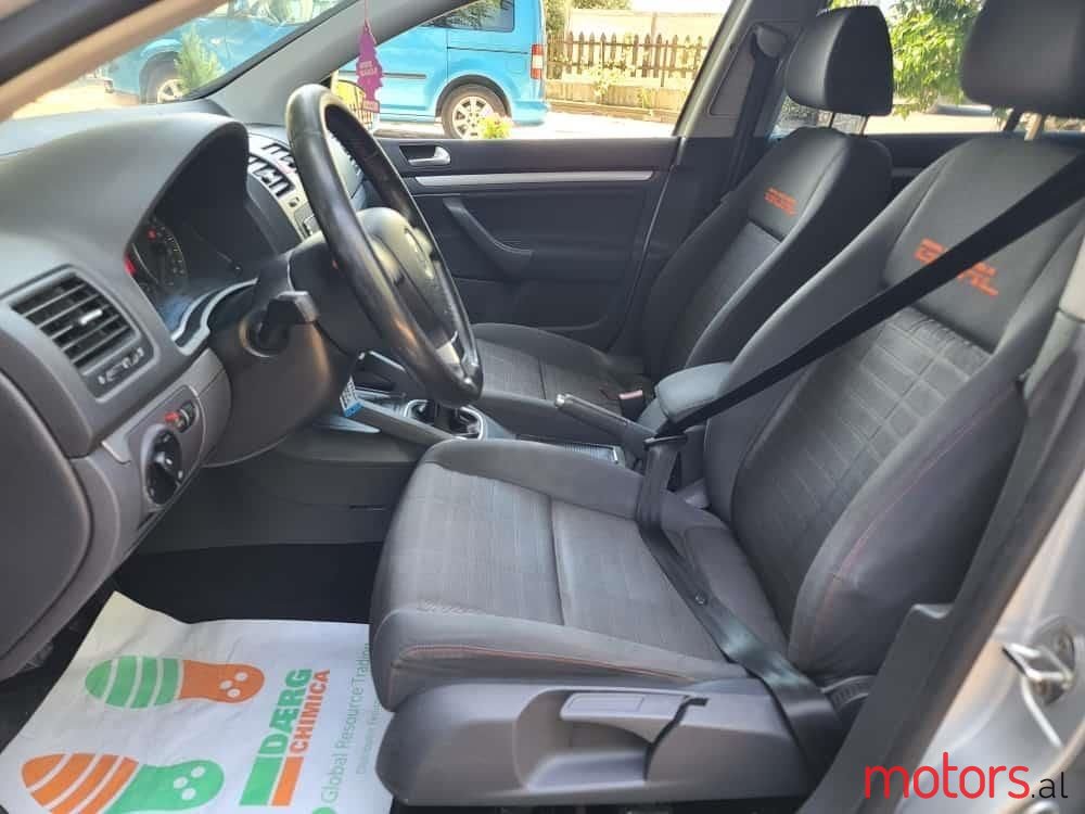 2007' Volkswagen Golf photo #1