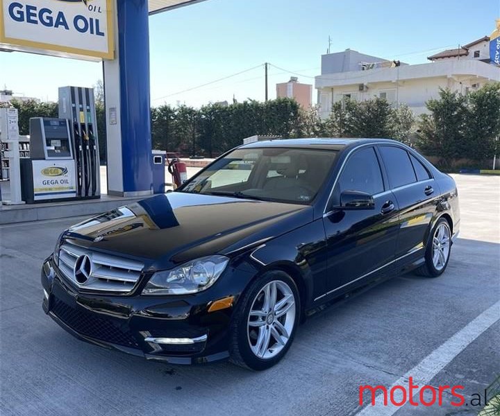 2012' Mercedes-Benz C 300 photo #2