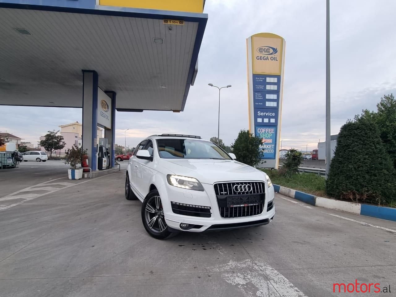 2013' Audi Q7 photo #1