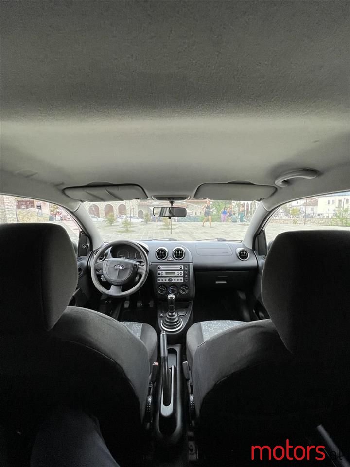 2005' Ford Fiesta photo #2