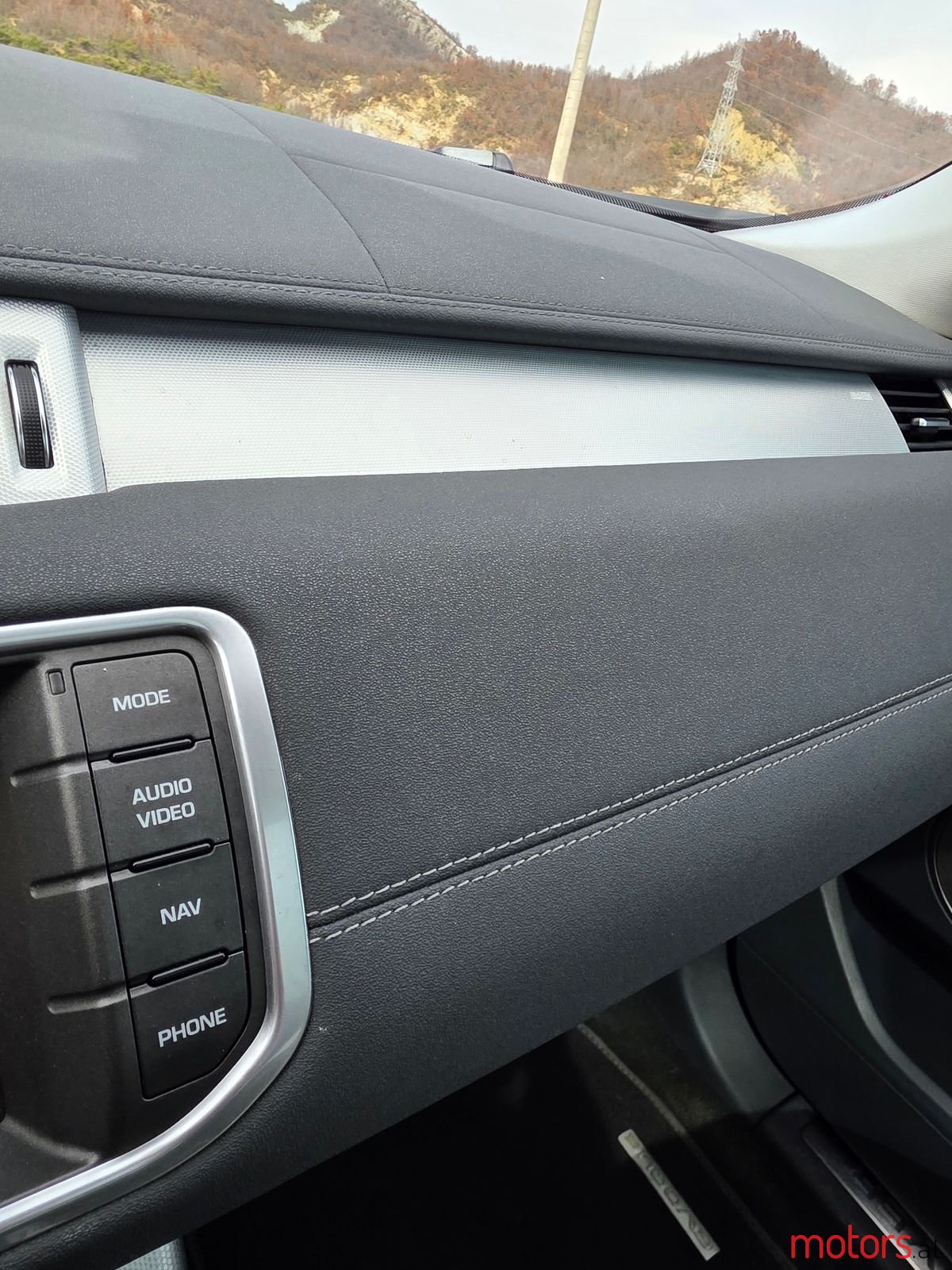 2013' Land Rover Range Rover Evoque photo #3