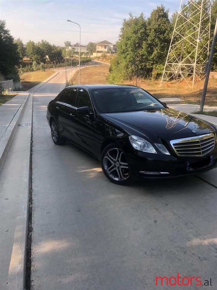 2012' Mercedes-Benz 220 photo #5