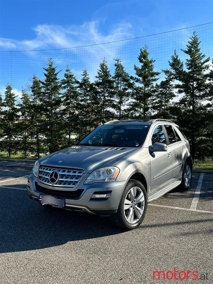 2011' Mercedes-Benz ML 350 photo #1