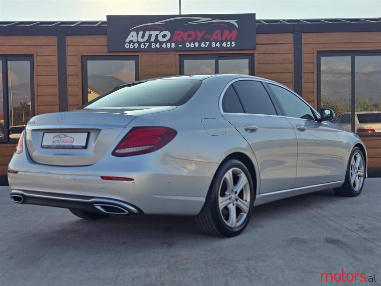 2017' Mercedes-Benz E 220 photo #3