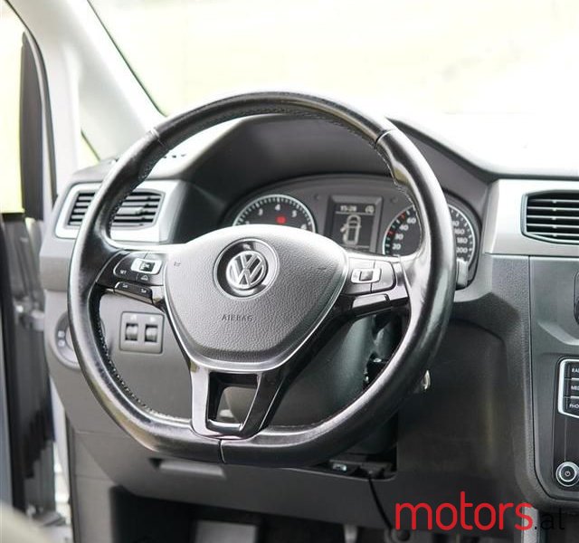 2017' Volkswagen Caddy photo #6