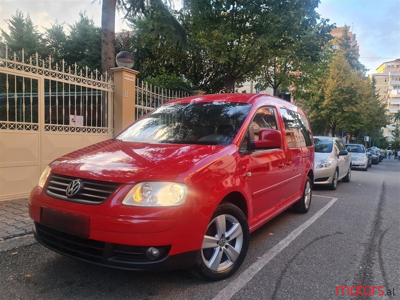 2009' Volkswagen Caddy photo #1