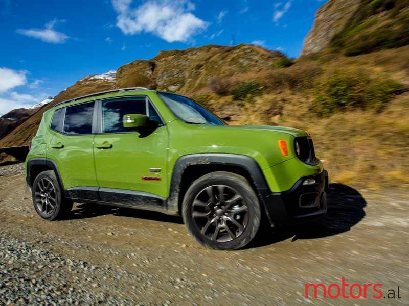 2016' Jeep Renegade photo #4