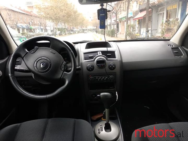 2005' Renault Megane photo #3
