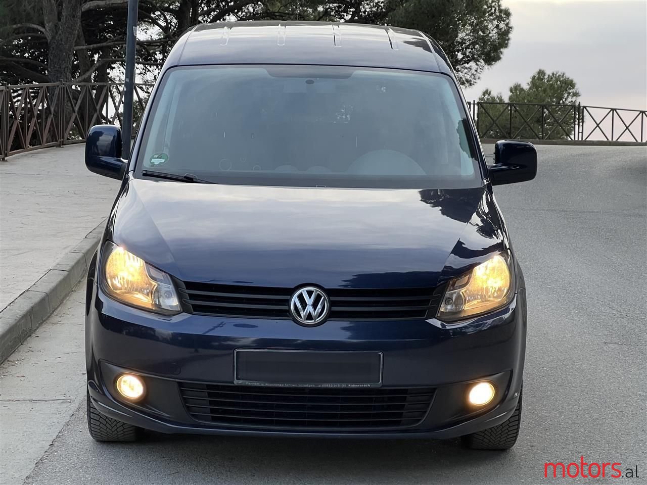 2011' Volkswagen Caddy photo #5