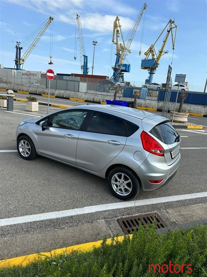 2010' Ford Fiesta photo #5