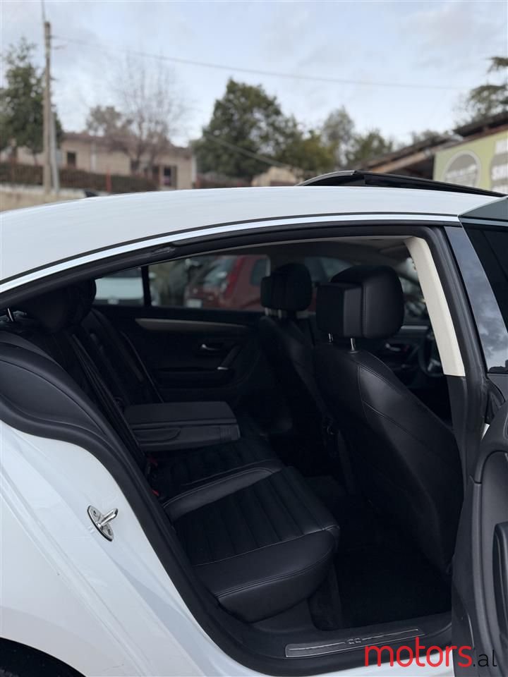 2013' Volkswagen Passat photo #6