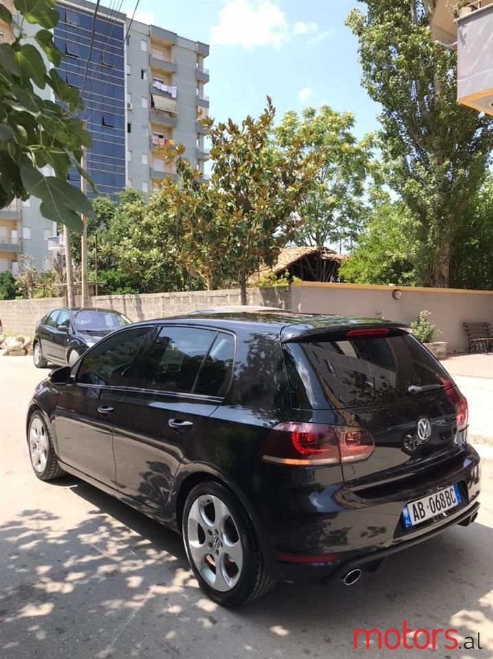 2010' Volkswagen Golf photo #5