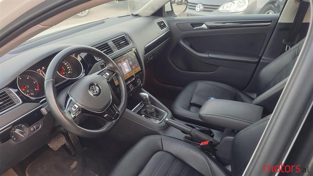 2015' Volkswagen Jetta photo #4