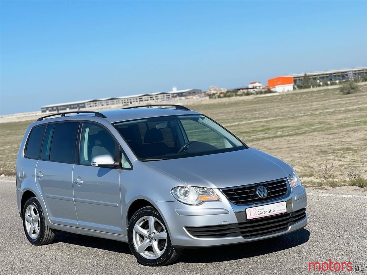 2008' Volkswagen Touran photo #3