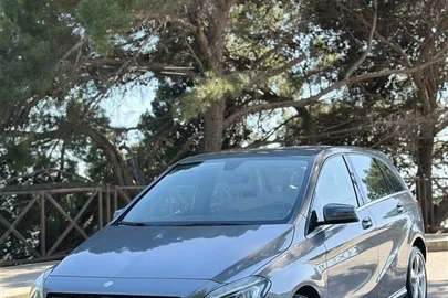 2014' Mercedes-Benz B 200